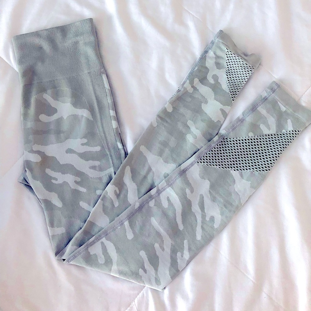 Never worn grey camo print work out leggings size M